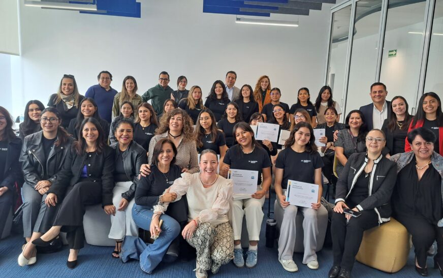 Universitarias ganan el Hack Day 2025 con “Ecolecta”, una plataforma que convierte residuos en oportunidades