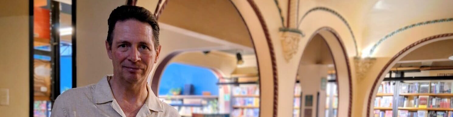 Travis Arias presentará Los colores de tu transformación en la FIL de Guadalajara