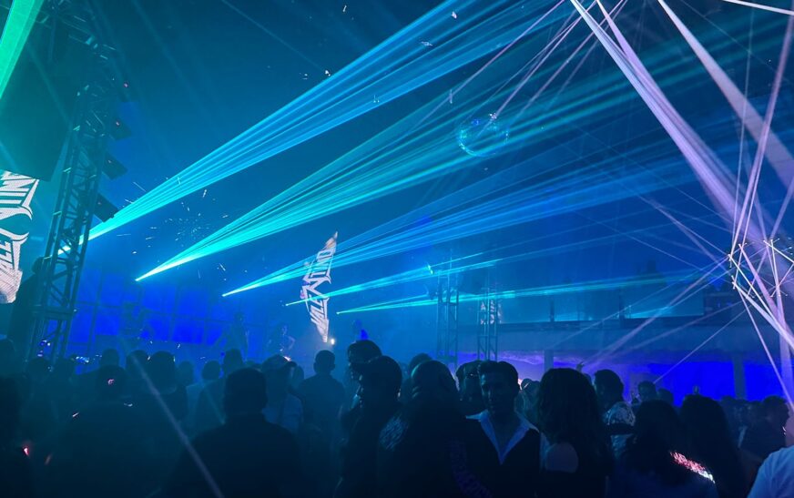 VALENTINO, MONTESQUIEU Y LA CANTANTE TAY ESTÁN LISTOS PARA TOMAR EL CONTROL DEL HIGH ENERGY EN EL EXBALNEARIO OLIMPICO