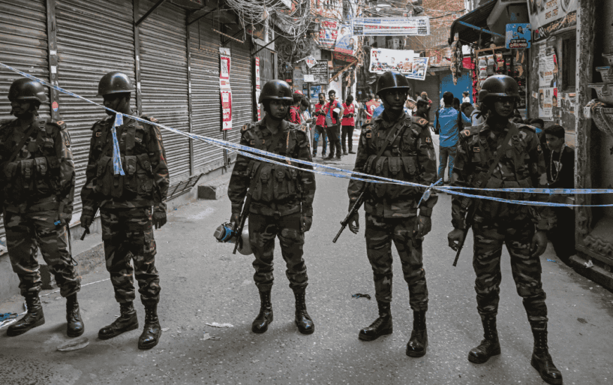 Al menos tres fallecidos tras sismo de 5.5 en Bangladés