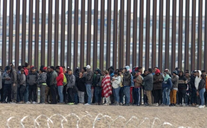 Gobierno de Trump revisará procesos de refugiados que ingresaron a EU durante administración de Biden