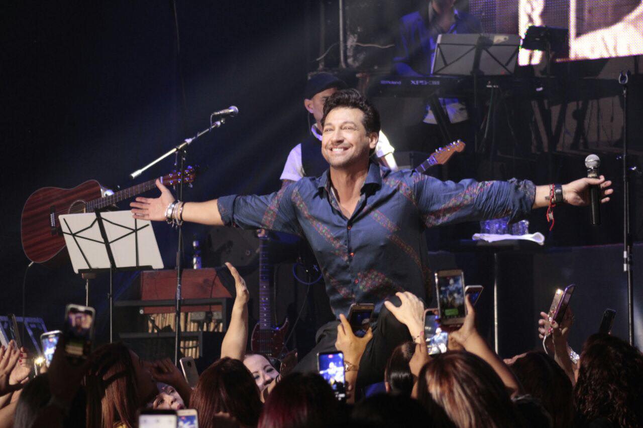 Pablo Ruiz ilumina La Maraka con su “Rayo de Luz” en una noche íntima e inolvidable