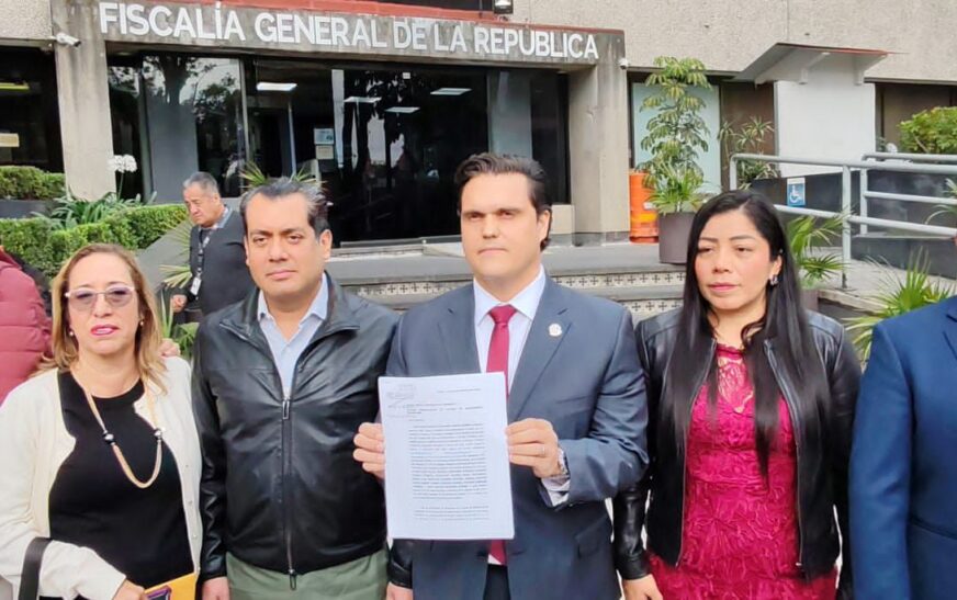 Nueva denuncia con Francisco García Cabeza de Vaca en la FGR