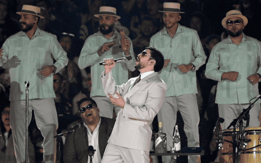 Bad Bunny sorprende en CDMX con Ana de la Reguera y Diego Boneta como invitados en su segundo show