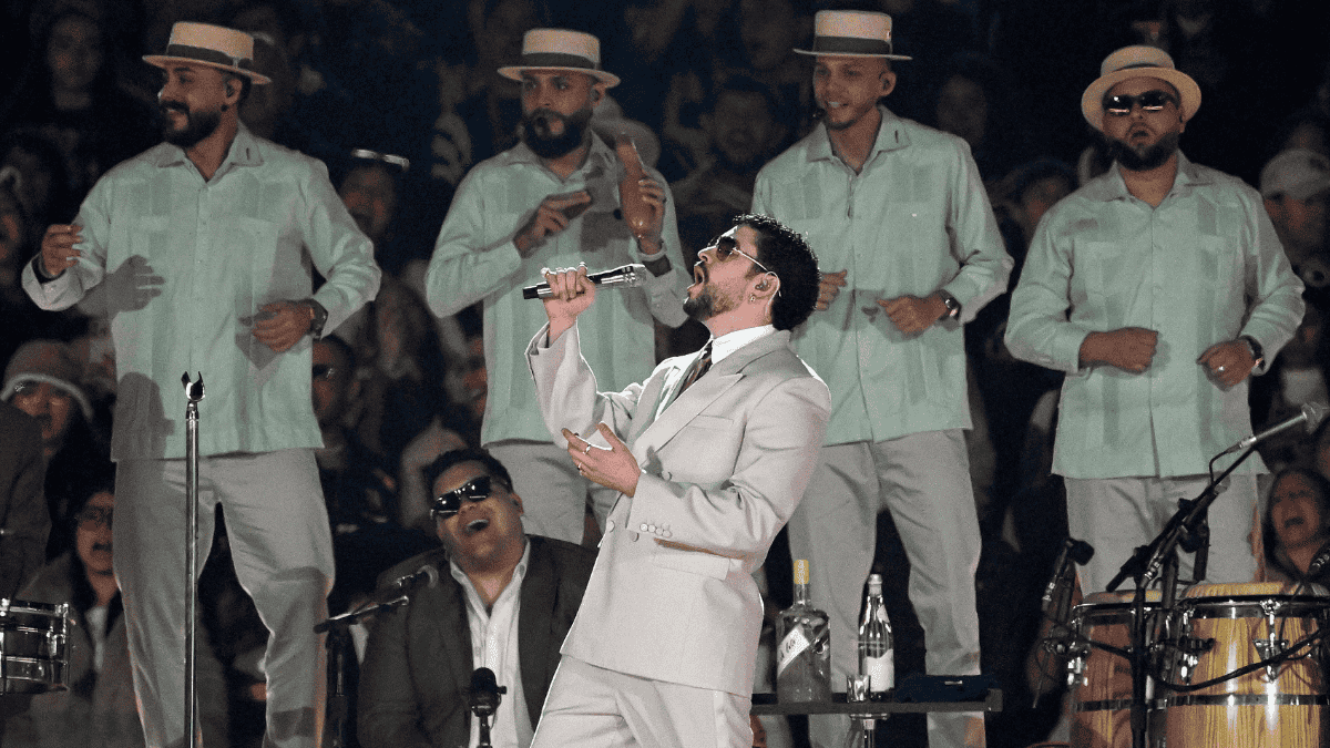 Bad Bunny sorprende en CDMX con Ana de la Reguera y Diego Boneta como invitados en su segundo show