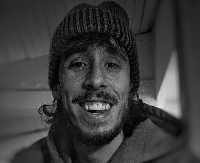 Javi Robles refuerza su vínculo con México con el lanzamiento de “Después puede que sea tarde”