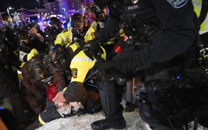 Juez de Minnesota ordena comparecer al jefe en funciones del ICE