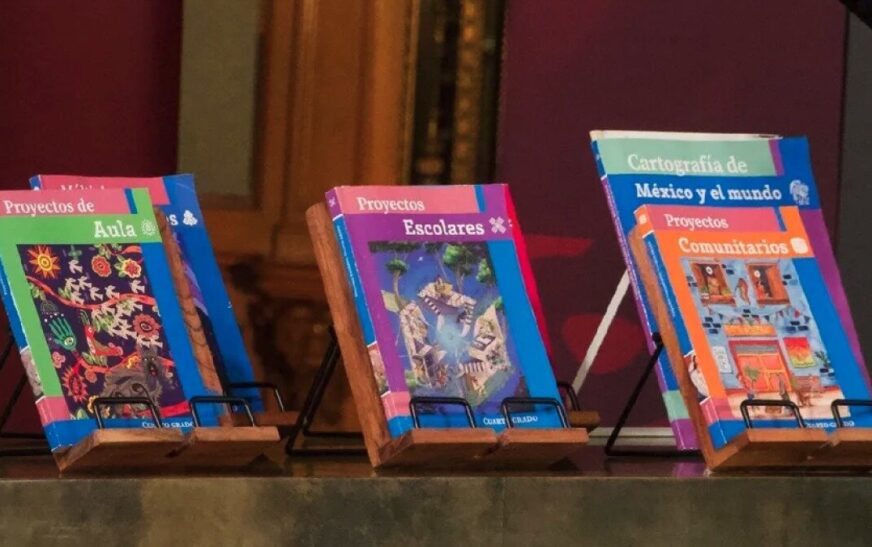 Libros de texto “son perfectibles, pero se mantienen”