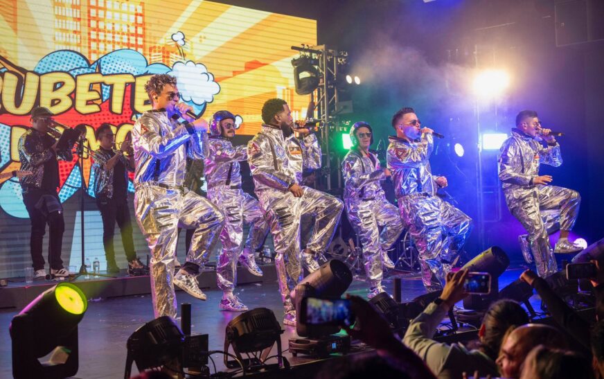 DÉJÀ VU RETRO SHOW: EL ESPECTÁCULO QUE AGOTÓ EL LUNARIO LLEGA ESTE VIERNES 13 DE FEBRERO AL TEATRO ROYAL PEDREGAL