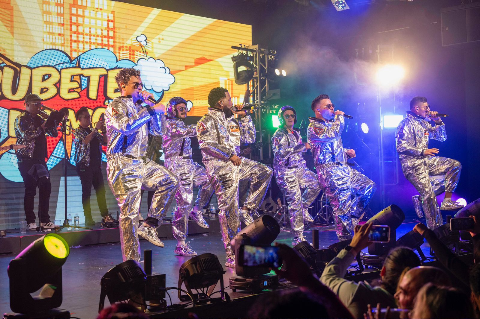 DÉJÀ VU RETRO SHOW: EL ESPECTÁCULO QUE AGOTÓ EL LUNARIO LLEGA ESTE VIERNES 13 DE FEBRERO AL TEATRO ROYAL PEDREGAL