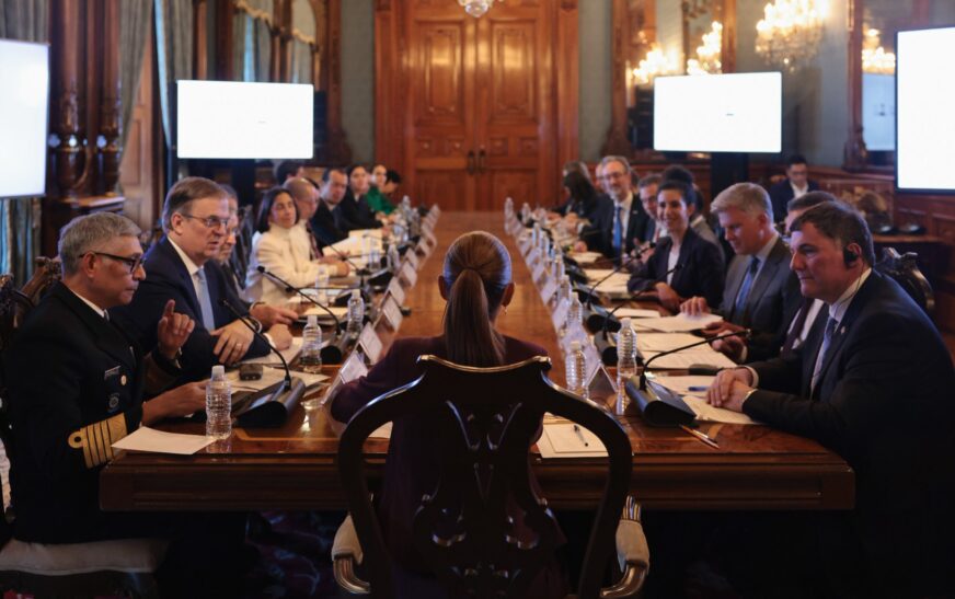 Recibe Sheinbam a ministros canadienses