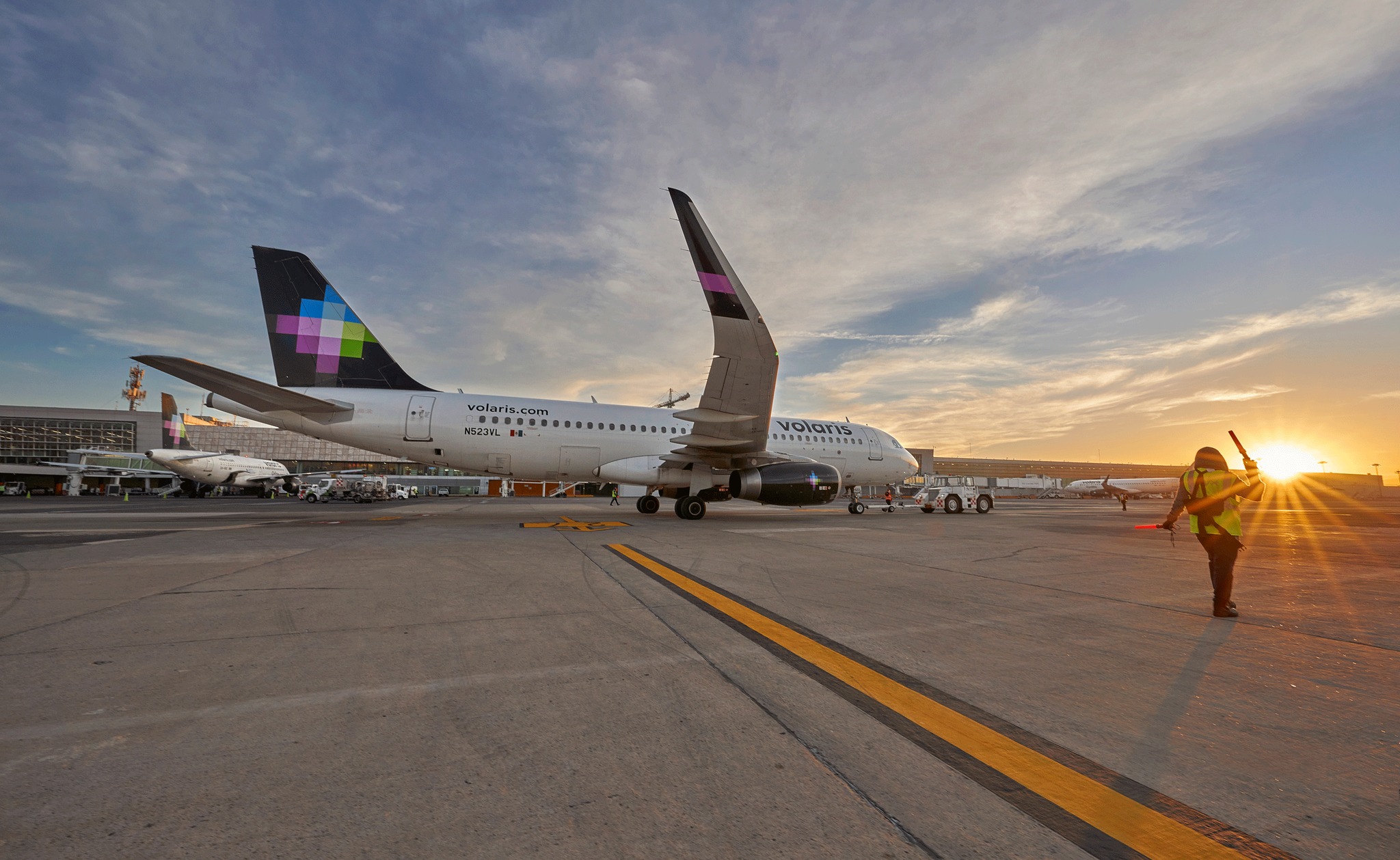 Volaris y ASUR amplían rutas, fortalecen conectividad sureste
